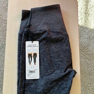 alo yoga leggings
